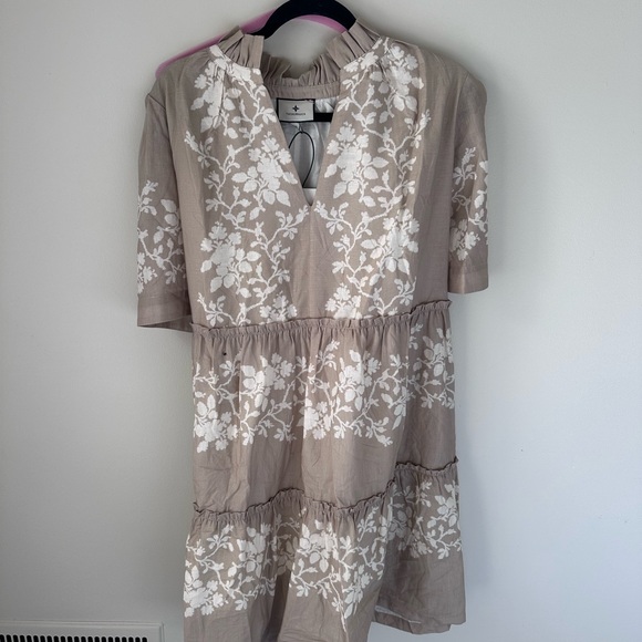BRAND NEW Tuckernuck Beige Floral Mini Dress - Picture 2 of 2